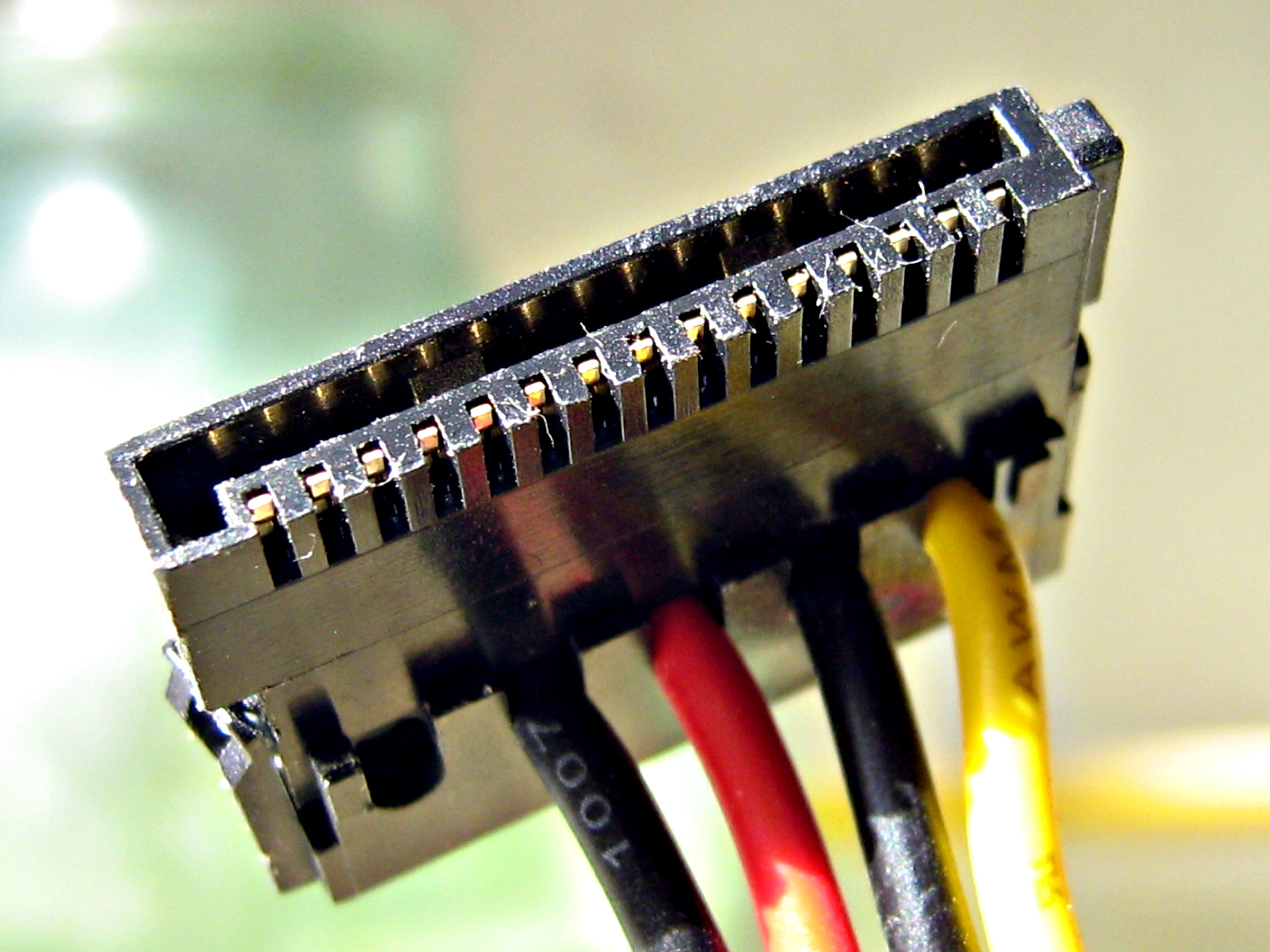 SATA_power_cable.jpg